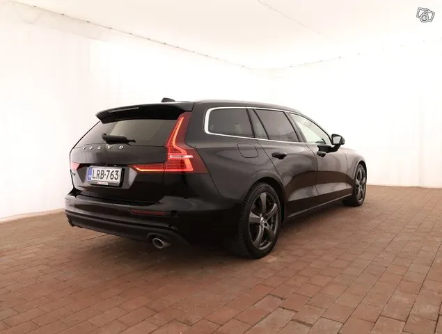 Volvo V60 T6 TwE AWD Momentum aut - Polttoainetoiminen lisälämmitin, Adapt.Vakkari, Koukku, Keyless, LED, Verhoilu: Moritz nahka - J. autoturva - Ilmainen kotiintoimitus Image 2